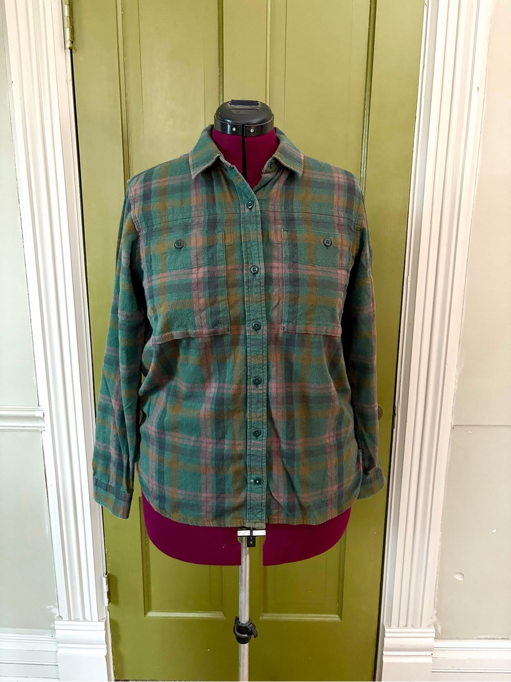 REI Cooperative Women’s Green Pink Plaid Flannel Shirt - Large